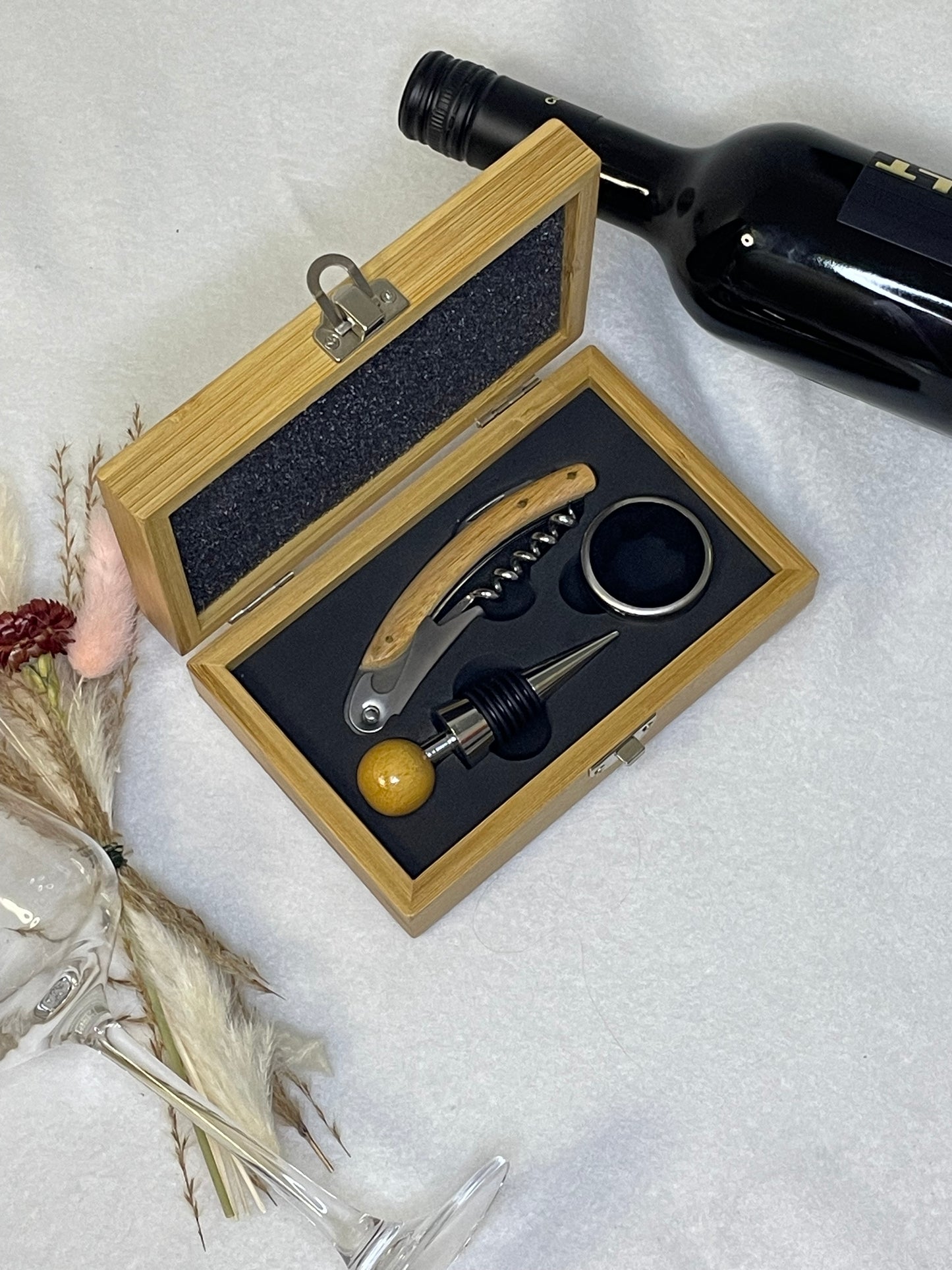 Kleines Wein-Set im Holzkästchen, Personalisierung möglich